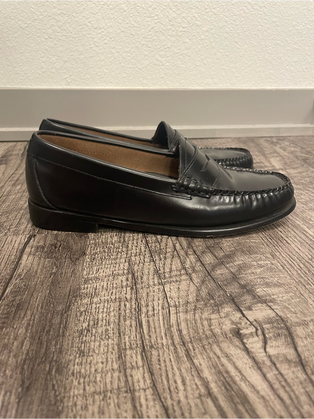 GH Bass Whitney Weejun Classic Black Leather Penny Loafers - Picture 3 of 7